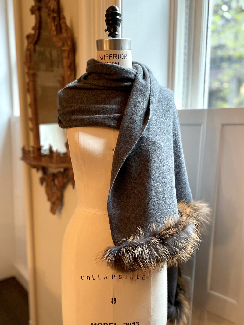 Cashmere shawl grey with fox fur grey