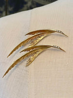 Chasseur pair of birds brooch